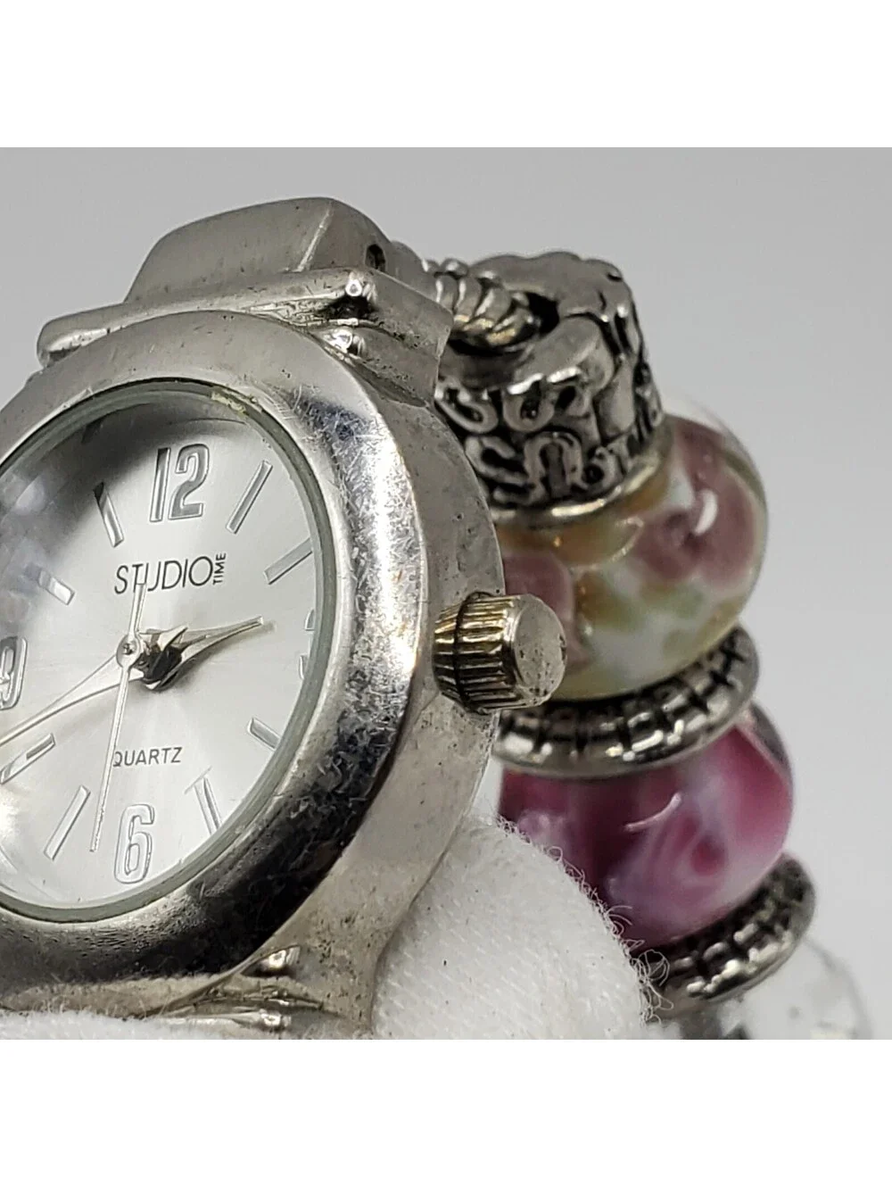 Studio Beaded Magnetic Band Womens Watch 27mm Silver Tone New Battery